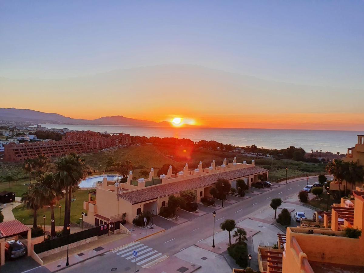 Seaview A Spectacular 3 Bed 3 Bathroom Penthouse Manilva Zewnętrze zdjęcie